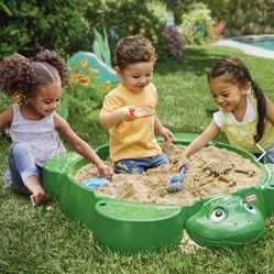 Little Tikes brand Sandbox. NEW 