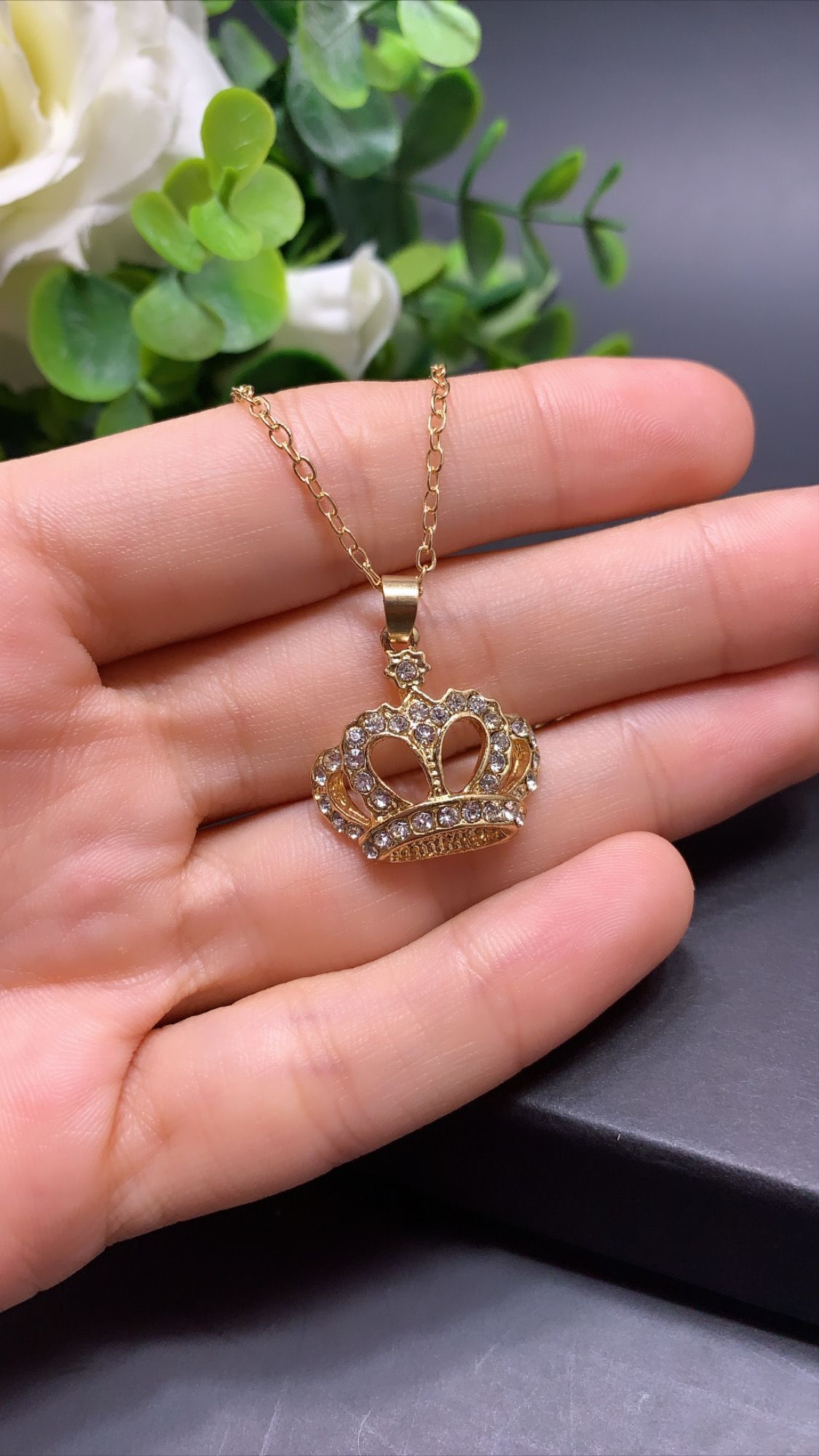 Beautiful Necklace Crown Choker Crystal Pendant Chain, Gold Color