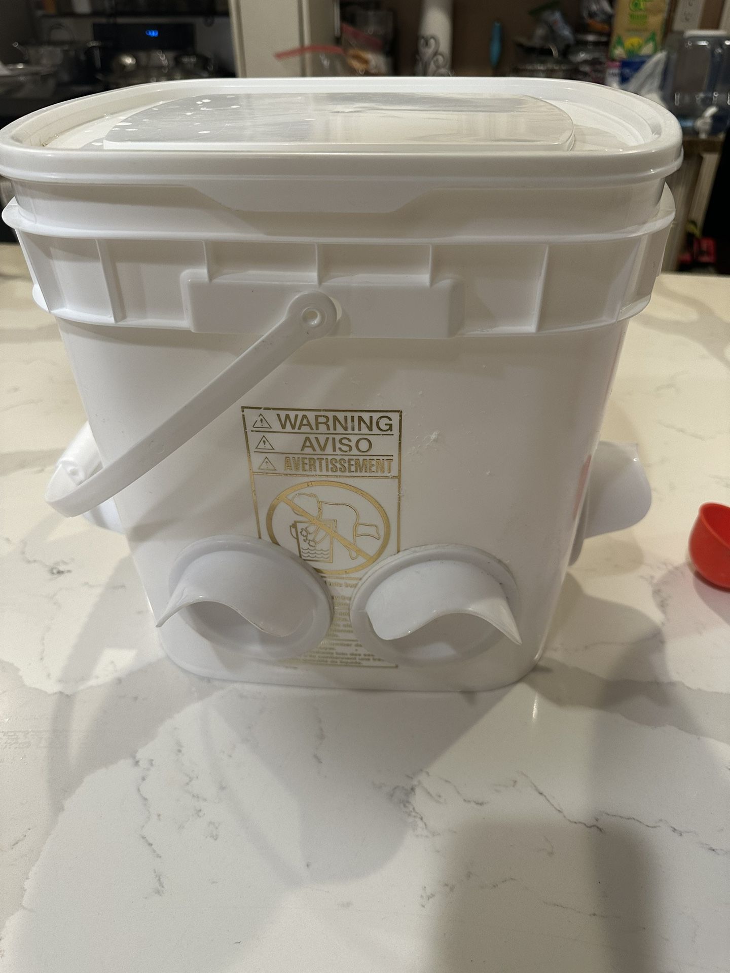 4 Gallons Bucket 