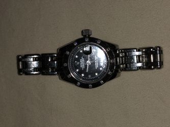 Round watch