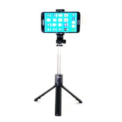 UNIVERSAL  EXTENDABLE  TRIPOD WITH REMOTE CONTROL.