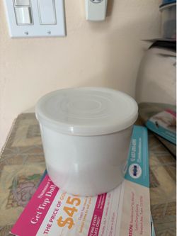 Multi purpose Snow White ceramic deep bowl/pot with lid