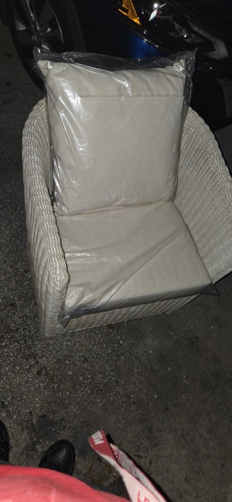 White Wash Round Wicker Chair