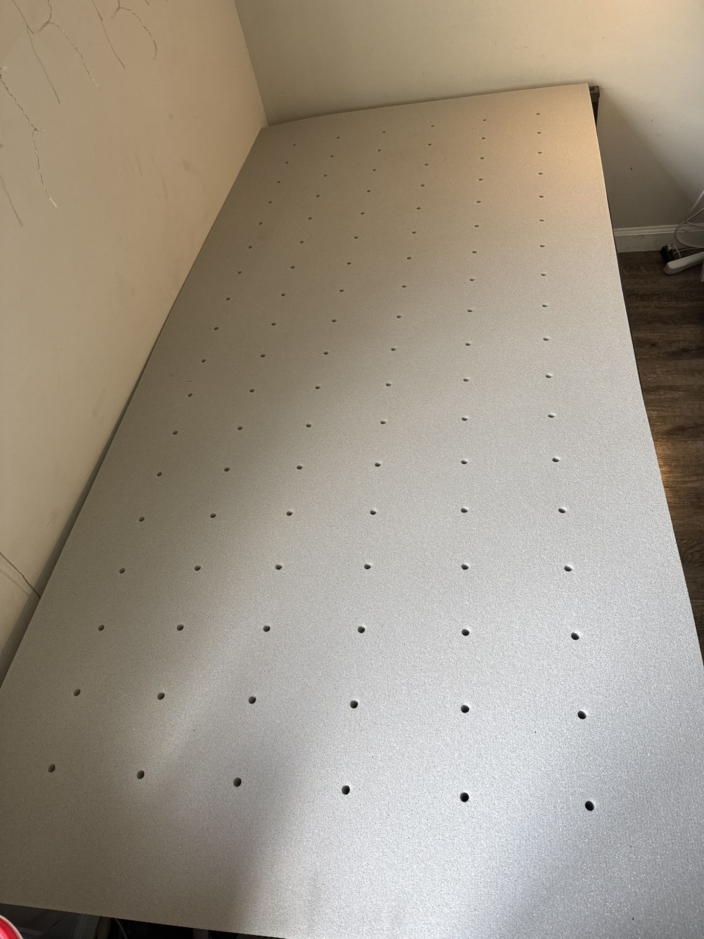 Twin XL Matress/Charcoal Topper