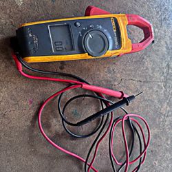 Fluke 373 Clamp Meter 