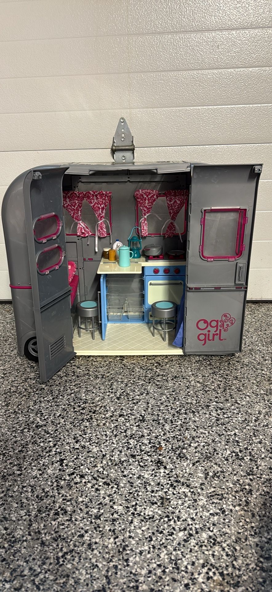 Our Generation 18” Doll Camper Trailer