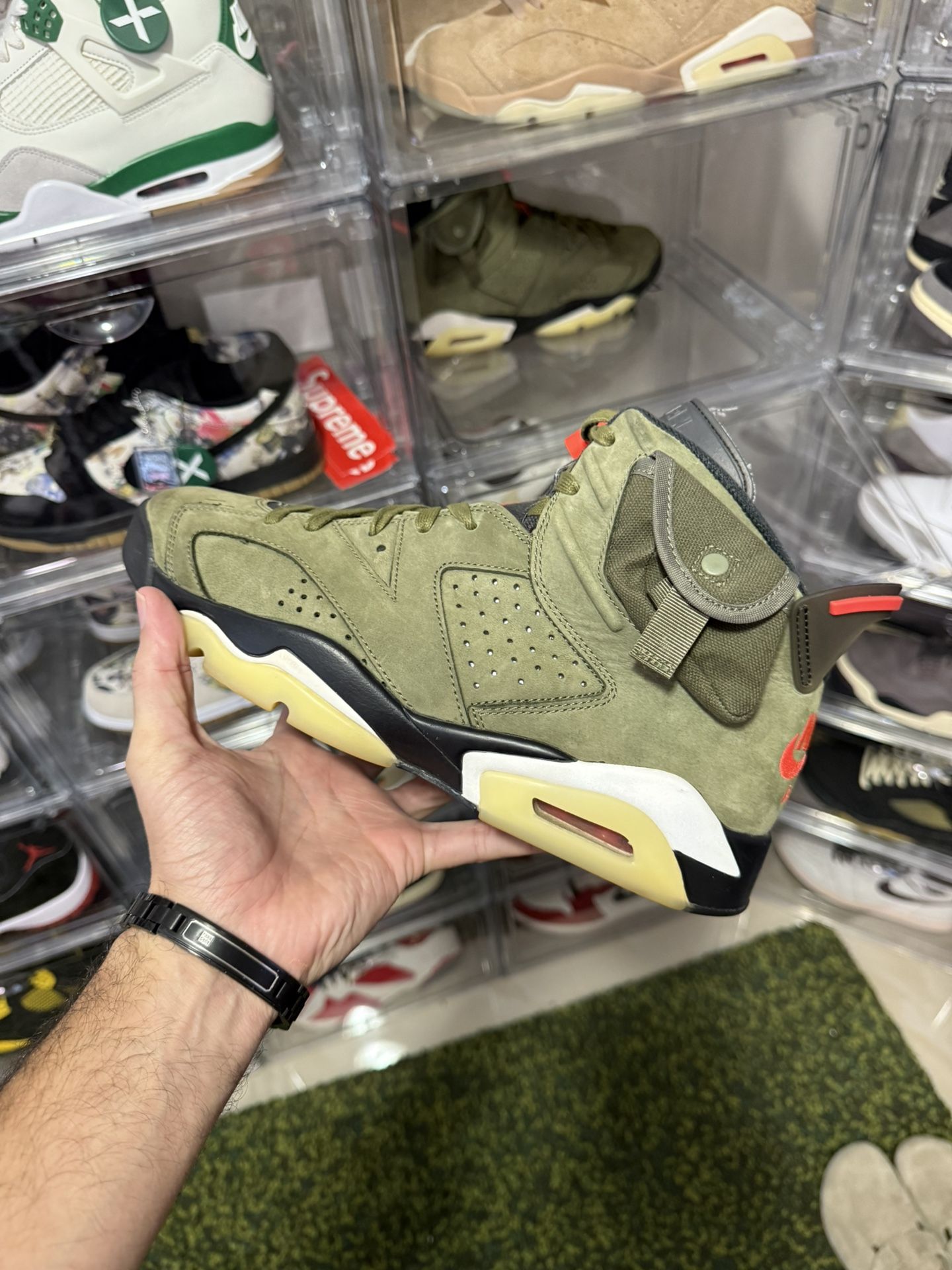 Travis Scott Jordan 6