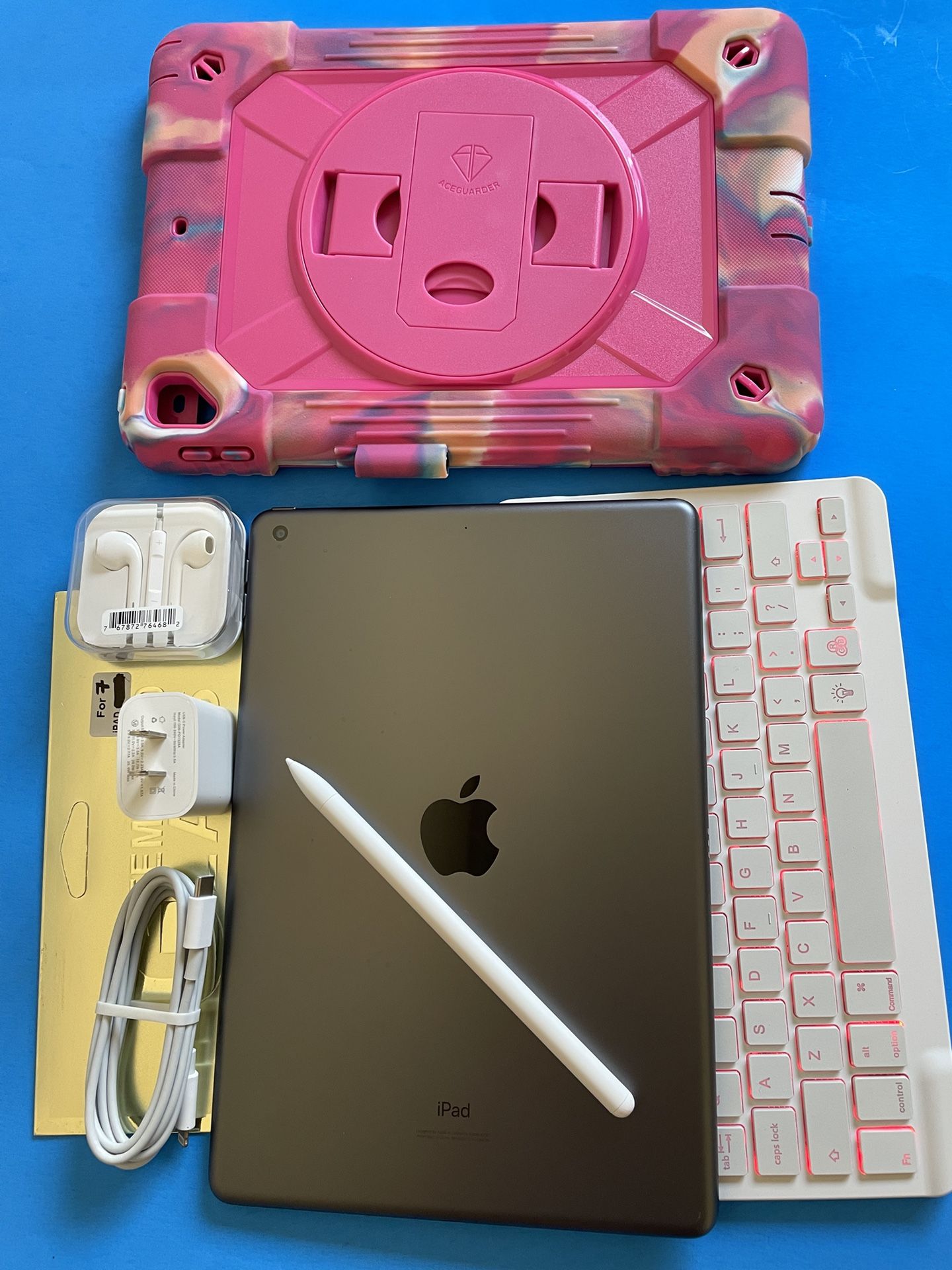 Apple IPad 7th Generation (10.2” Retina /Latest IOS 18/ 2019 model) 32GB with stylus pen, keyboard, case  & Accessories (128GB $259) 