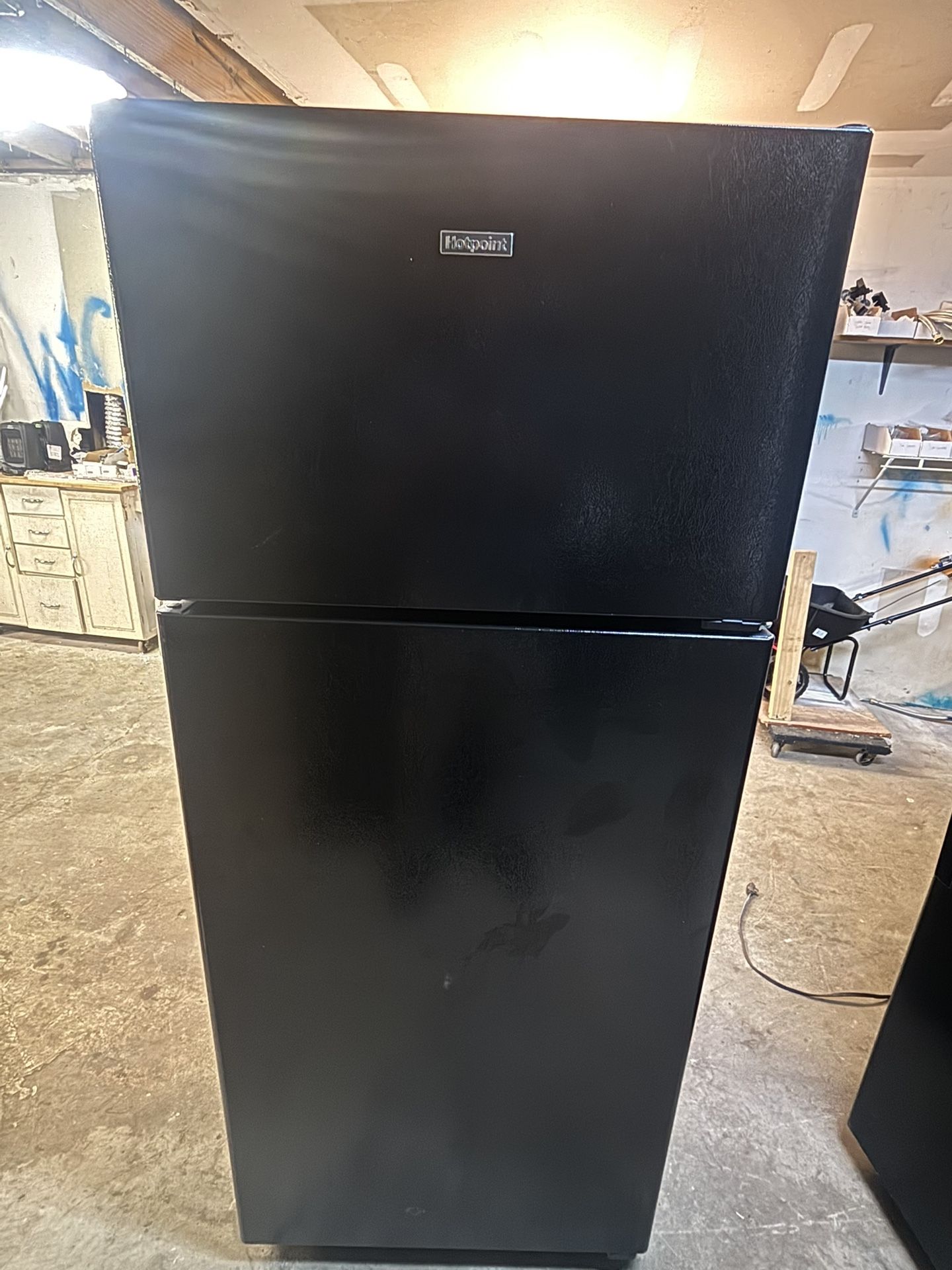 Hot point refrigerator new