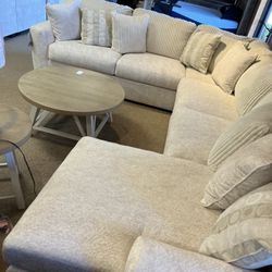 Cozy Stunning Nice Sectional!