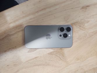 Iphone 15 pro 256gb  unlock any sim