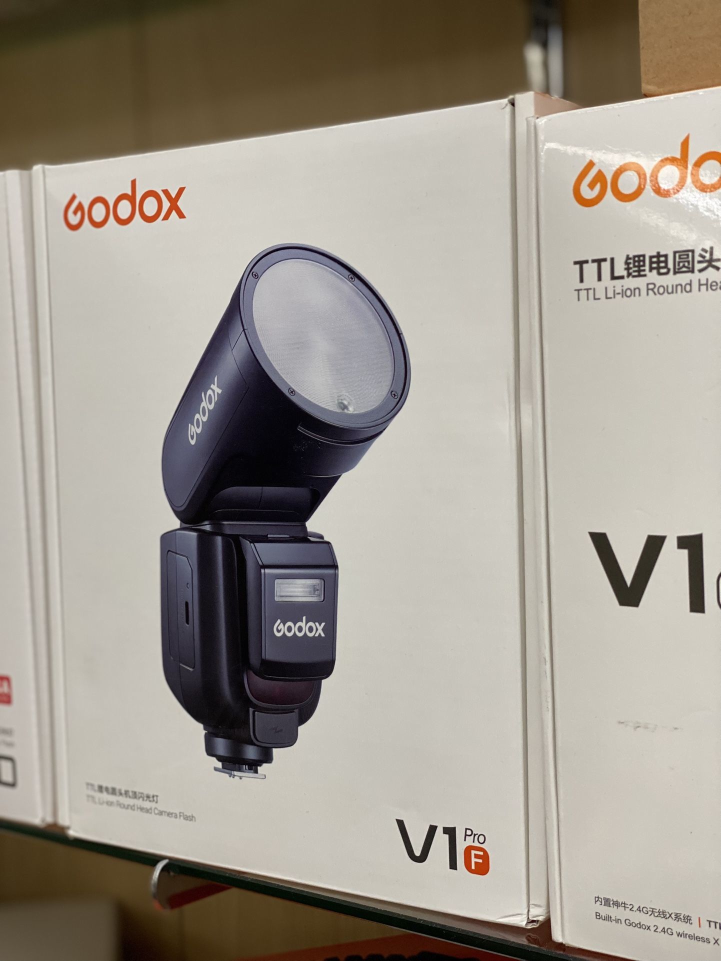 Godox V1 Flash For Fujifilm Cameras