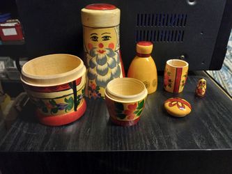 Russian Matryoshka Nesting Doll Set
