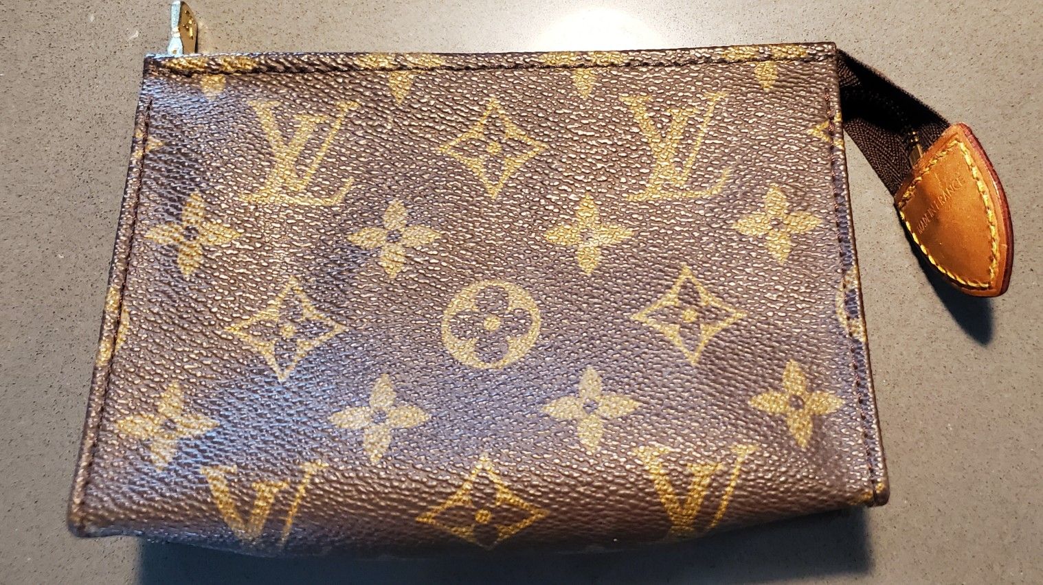 LOUIS VUITTON Monogram Poche Toilette 15 Pouch
