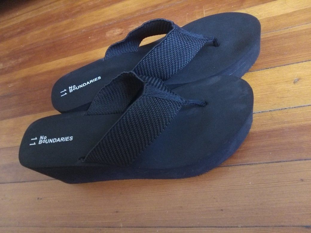 No Boundaries Women's Wedge Flip Flop Sandals (Walmart)