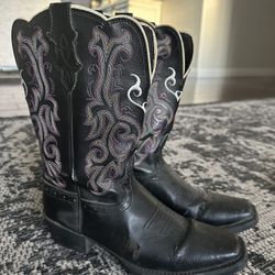 Justin Cowboy Boot, Size 4