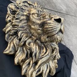 Lion Bust Wall Hanger Statue