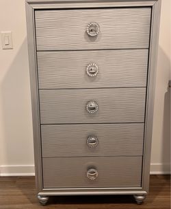 Raymour & Flanigan dresser & nightstand