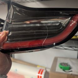 2022 Tesla Model Y Right Side Tail Light LIFT GATE/TRUNK