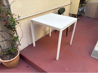 Vihals Table
