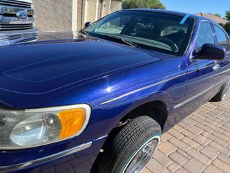 99 Lincoln town car