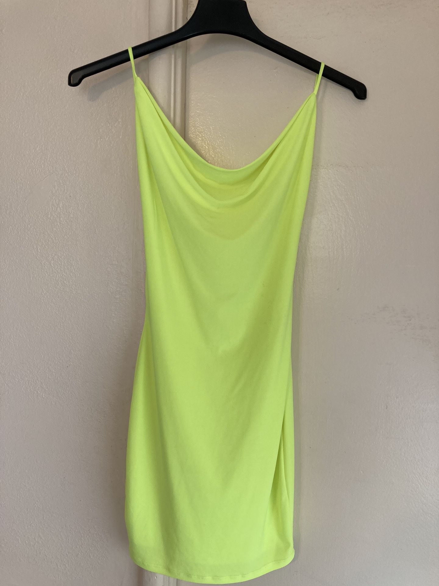 Day &Night Women Dress Yellow Color Sleeveless For Cocktail Or Dinner Size Small 