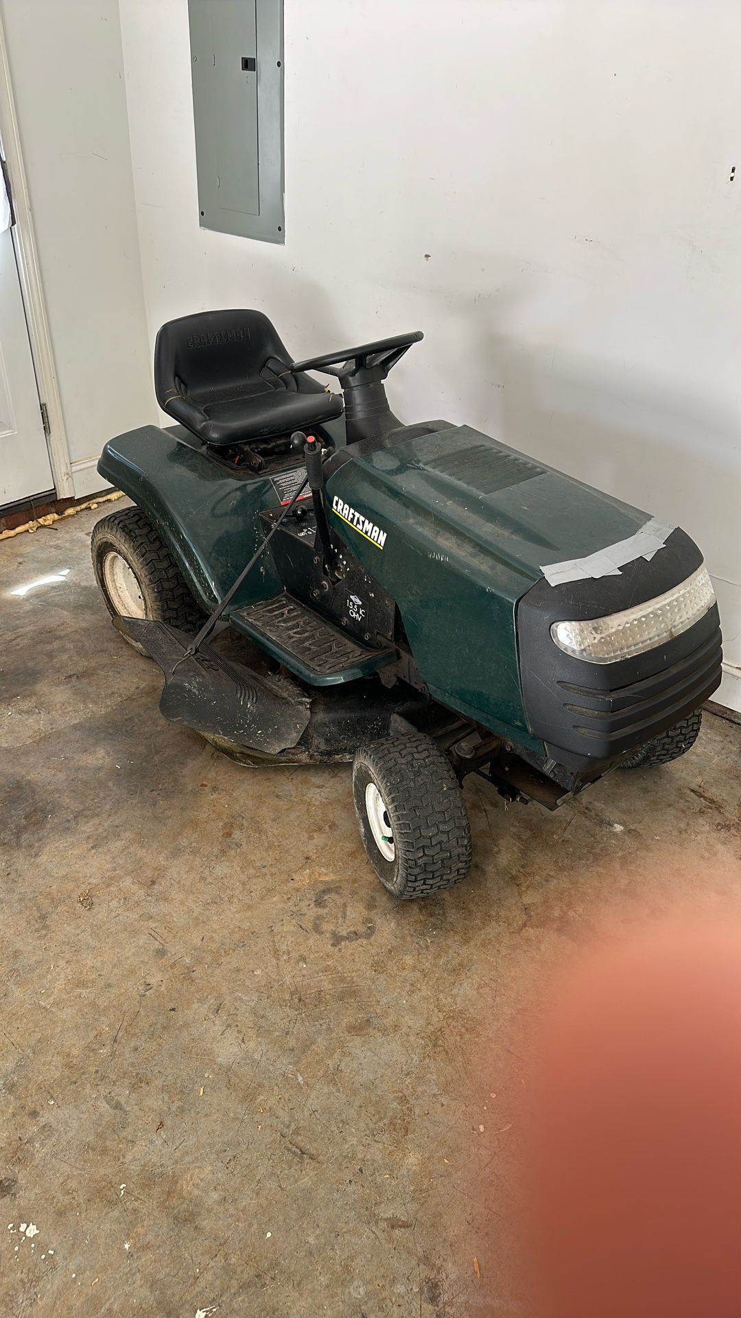 Craftsman Riding Lawnmower