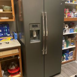 GE appliances all fridge, dishwasher,oven and over range microwave