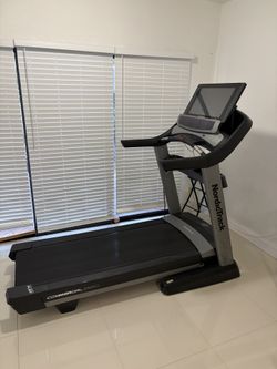 NORDICTRACK Commercial 2950 Foldable Treadmill with Incline Adjustment