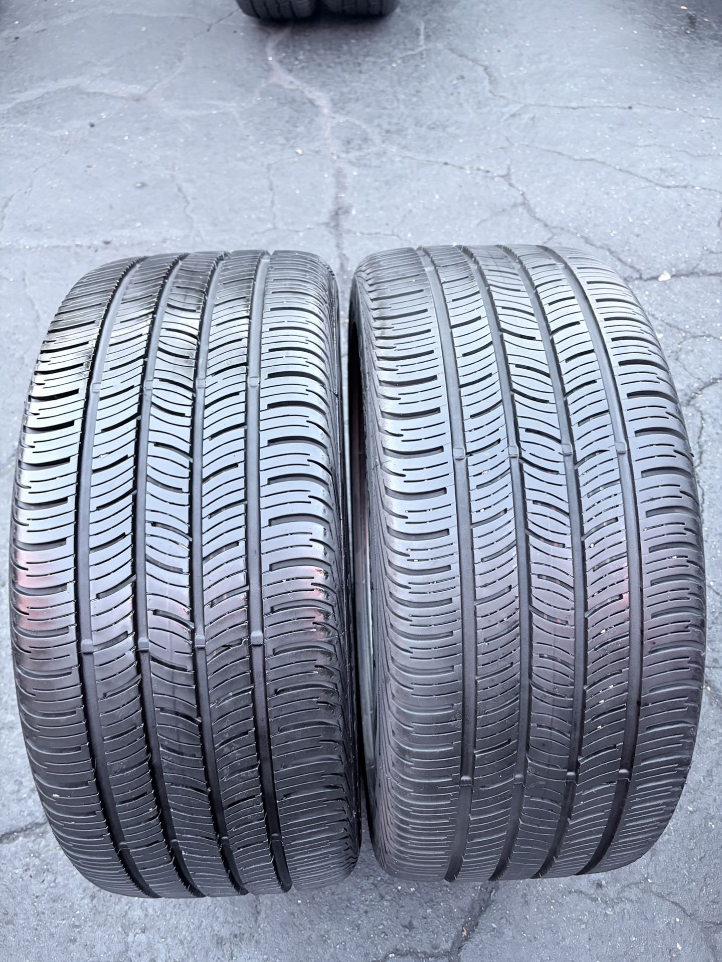 Tengo Un Par De Llantas En Muy Buenas Condiciones Marca Continental 255/40 R19 Instalación Y Balanceo Por El Mismo Precio