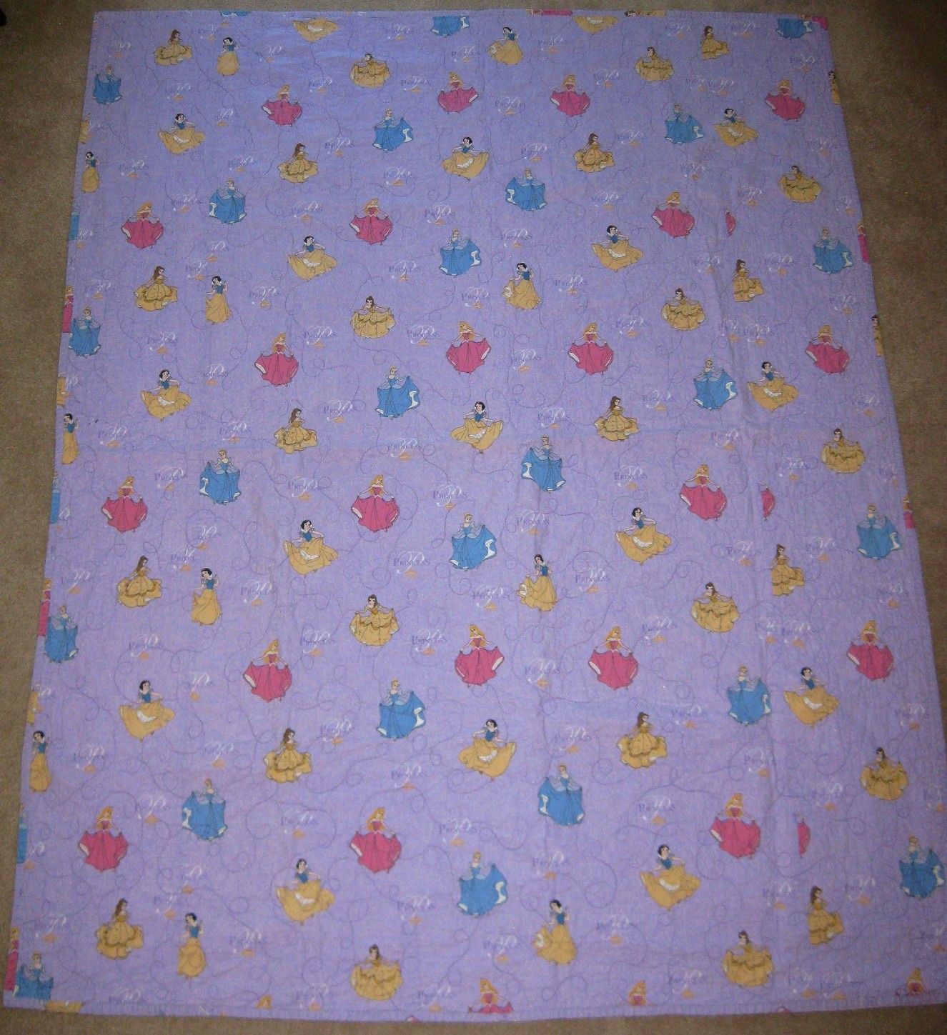 BLANKET . Disney Princess . Twin Size . 6’ x 5’ Reversible Comforter