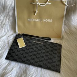 Mk Wristbag