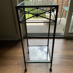 End Table / Side Table 