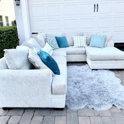 Stylish Sevtional Reversible Chaise  