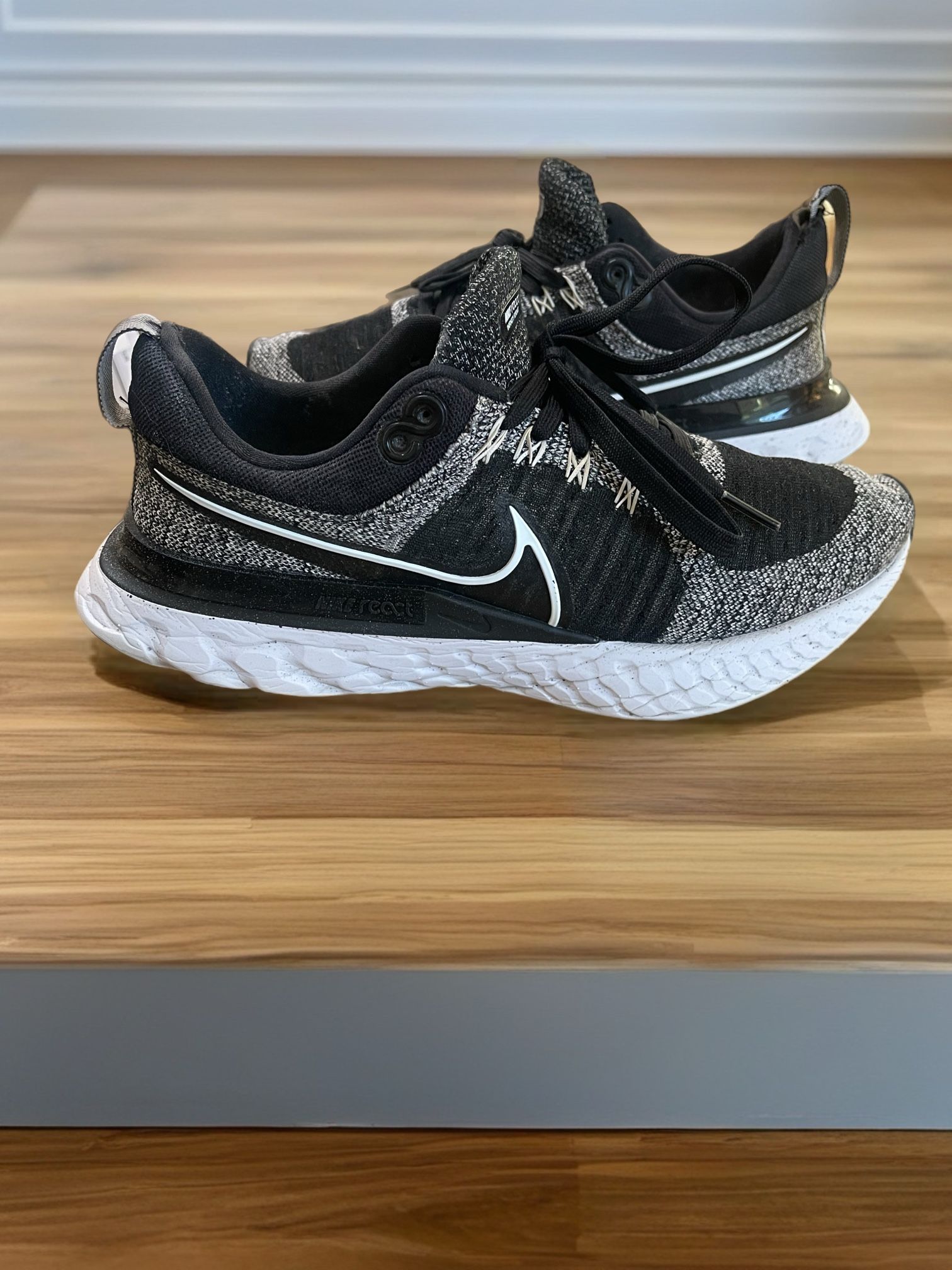 Nikes Size 9 Men’s Used