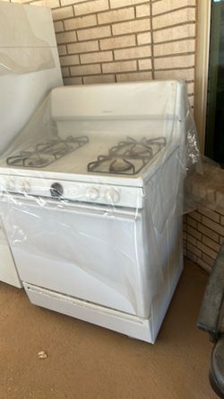 Stove with working burners & oven. 100.00 OBO.