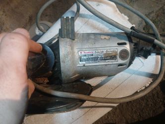 Makita GA7911 Angle Grinder