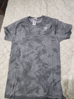 T-shirt small