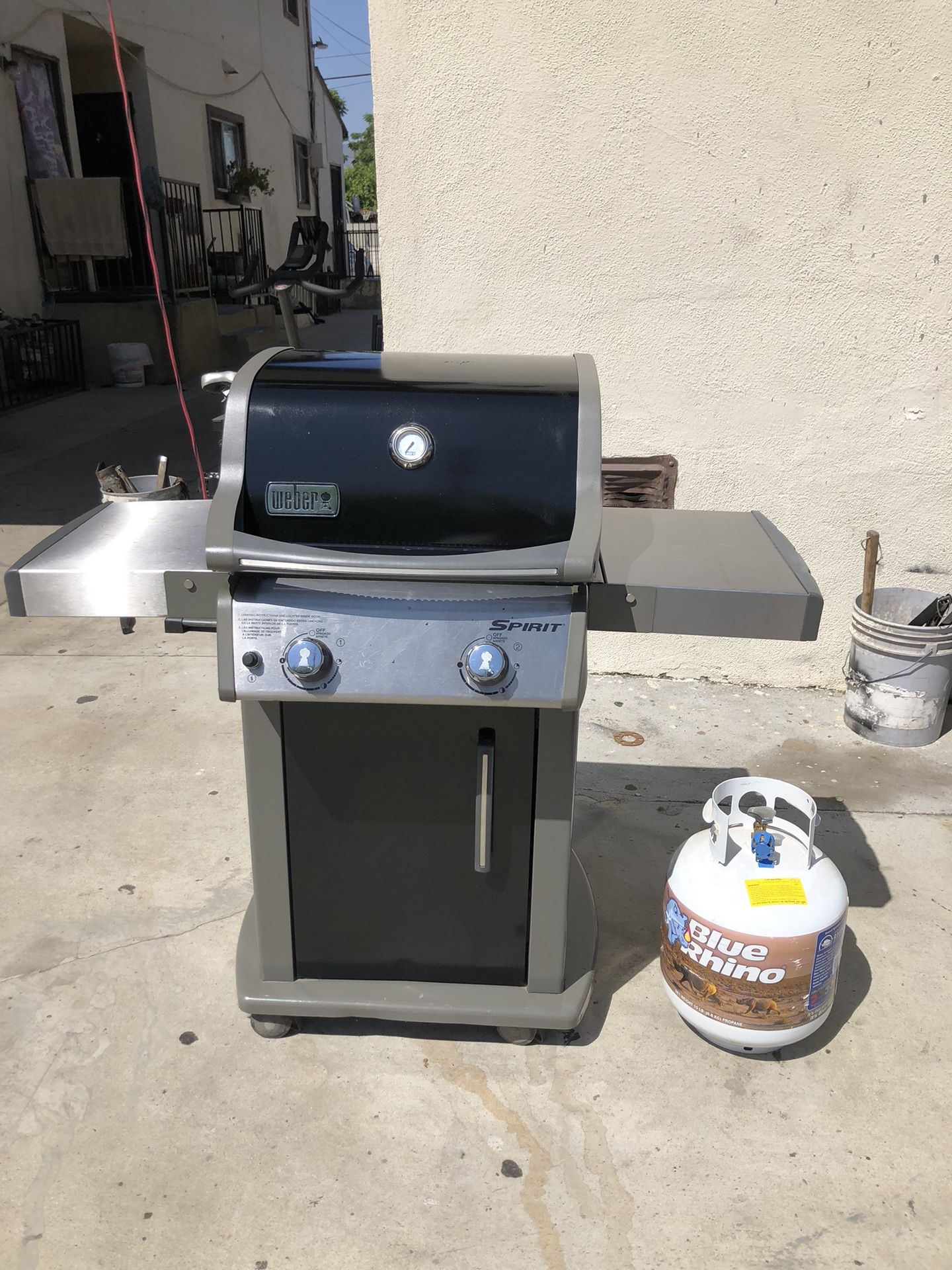 Weber Bbq Grill. Asador Para Usarse Con Gas Propano