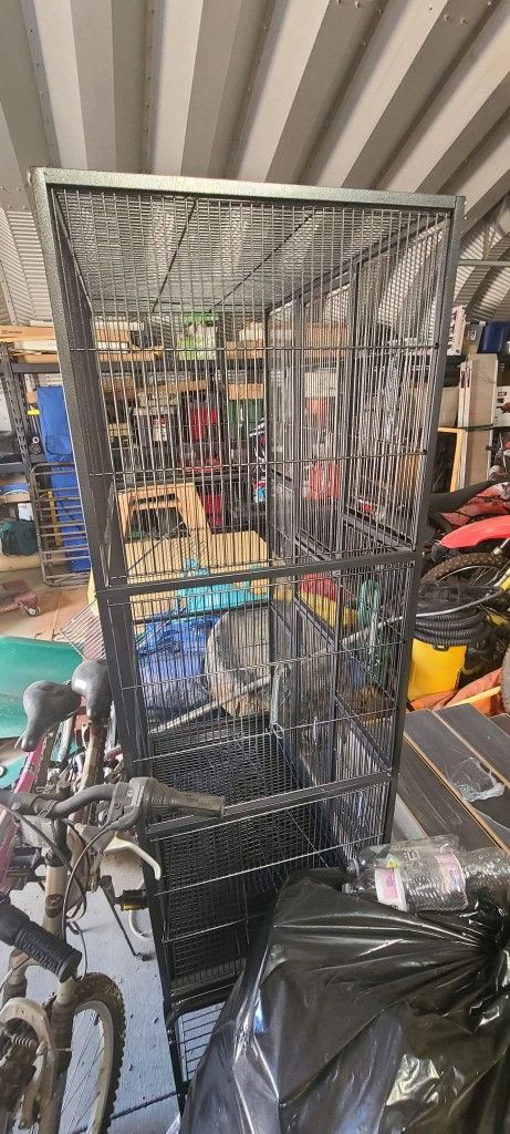 SMALL ANIMAL/ BIRD CAGE