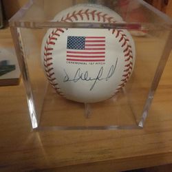 Hall Of Famer Dave Winfield Signed Ball