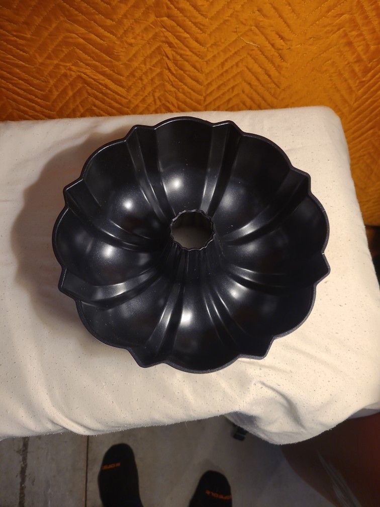 Nordic Ware ProCast Bundt Cake Pan And Extra Pan