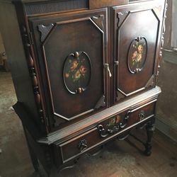 Vintage dresser - Great Condition 