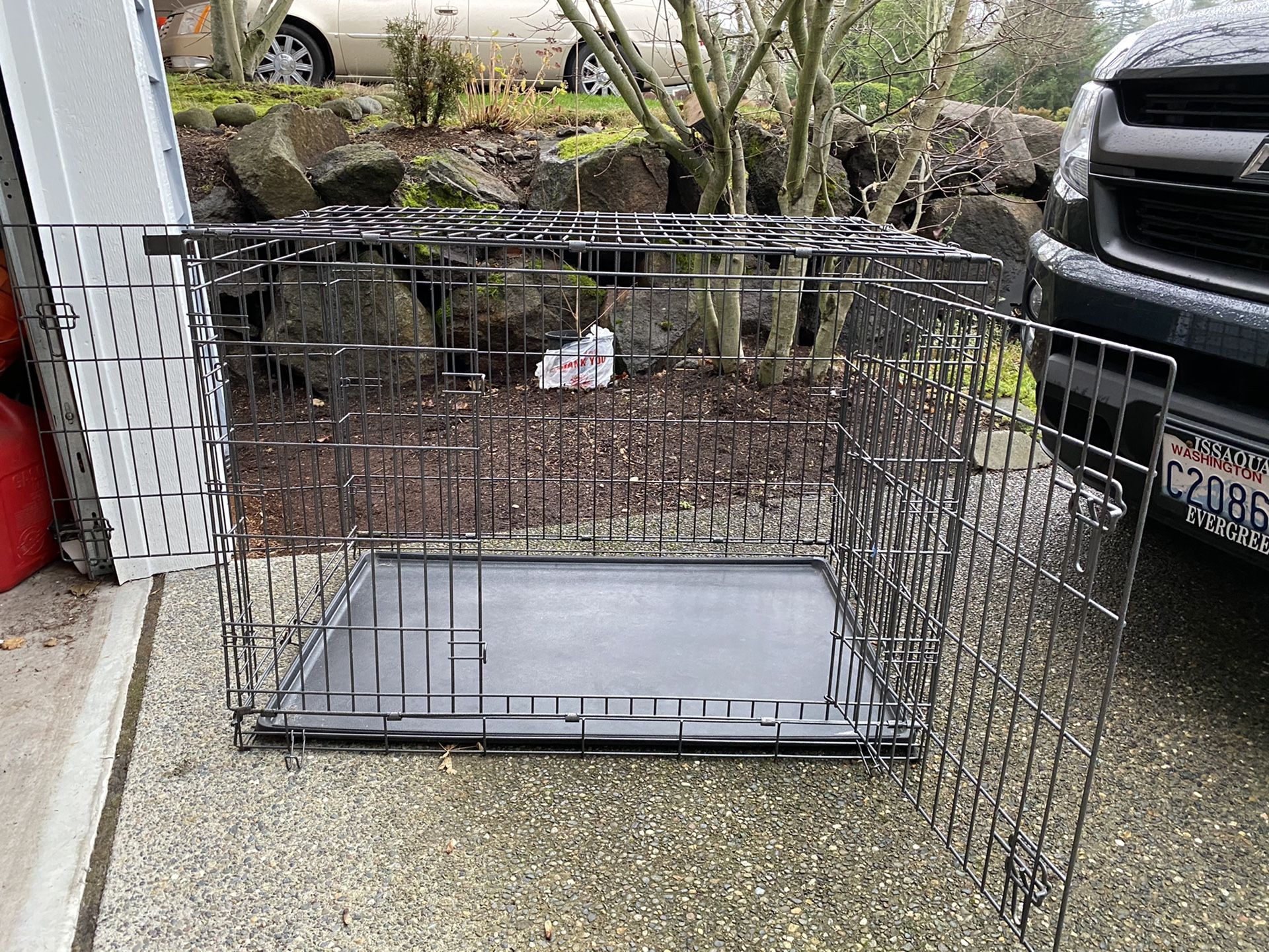 Med-Large Petco brand wire Dog Kennel