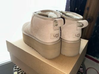 Ugg ultra mini platform boot in sand size 7 with original box