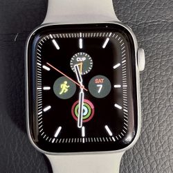 Apple Watch Series 5 (GPS, 44MM) - Silver Aluminum Case with White Sport Band