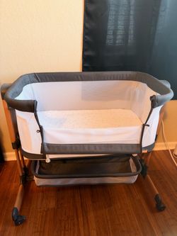 Baby Bassinet with Wheels and Storage