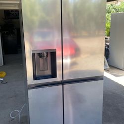 Working Samsung fridge side-by-side like new