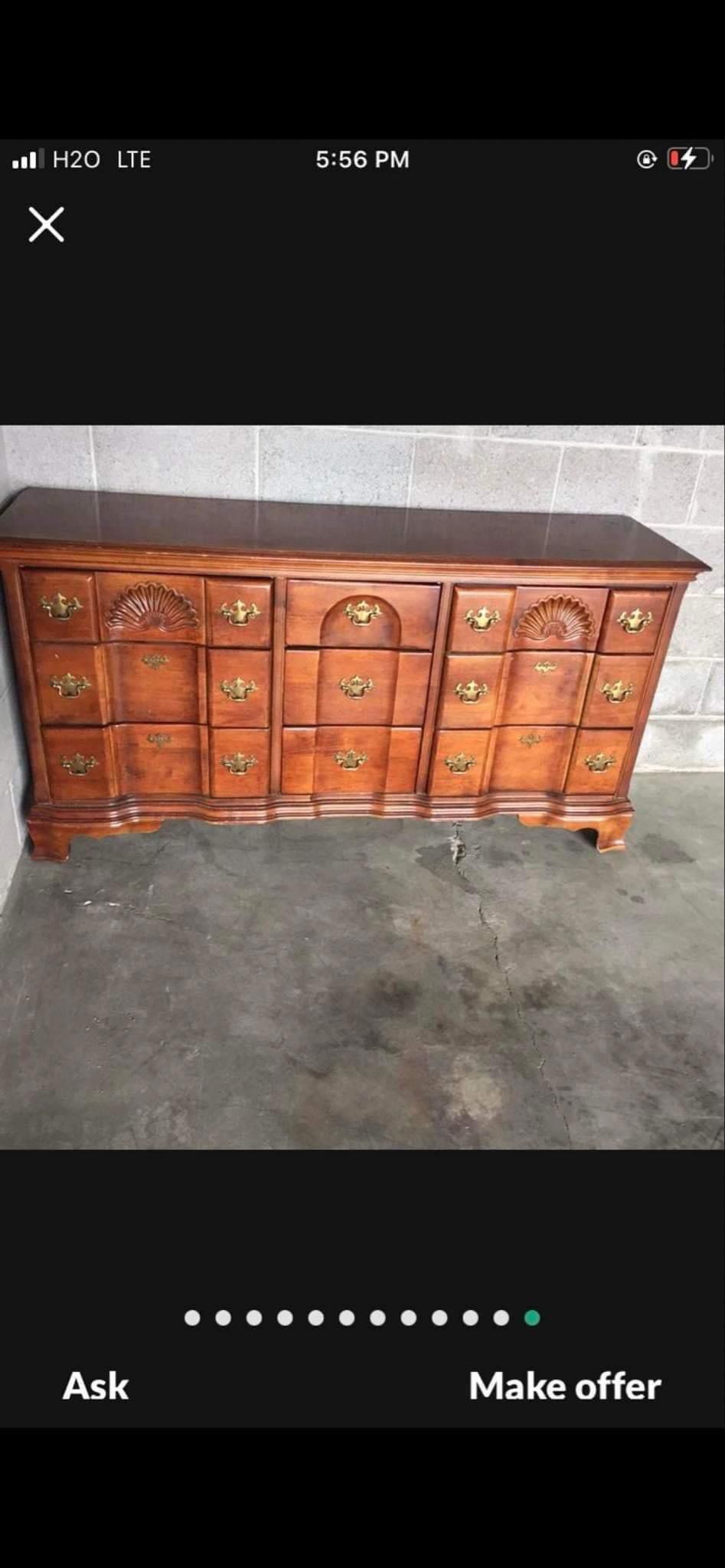 ☘️BEAUTIFUL VINTAGE DRESSERS $300 EACH 🌹