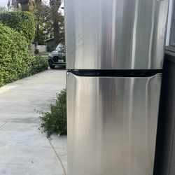 LG Refrigerator-Handyman Special